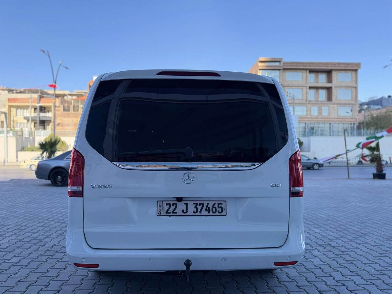 Mercedes V-class 
V220D
موديل :2014
وارد: خليجي 
حجم المحرك : 4 سلندر ديزل 
المسافة المقطوعة :170000كم
رقم أربيل 
5 أبواب- حساسات - كاميرا - رادار - تحديد سرعة تفاعلية - كشنات VIP -و مواصفات لخ 
للاستفسار : ***********
————————————-
Mercedes C-class 
V220D 
ساڵ: 2014 
خەسڵەت : خلیجی
قەبارەی بزوێنەر :4 بستۆن گاز
ماوەی رۆشتن :170000 کم 
ژمارە هەولێر 
5 دەرگا ـ حاسەی پێش و دوا ـ کامێرا ـ رادار ـ تەحدید سرعە ـ کوشن VIP- و زۆر مواصەفاتی تر 
بۆ پەیوەندی: ***********
