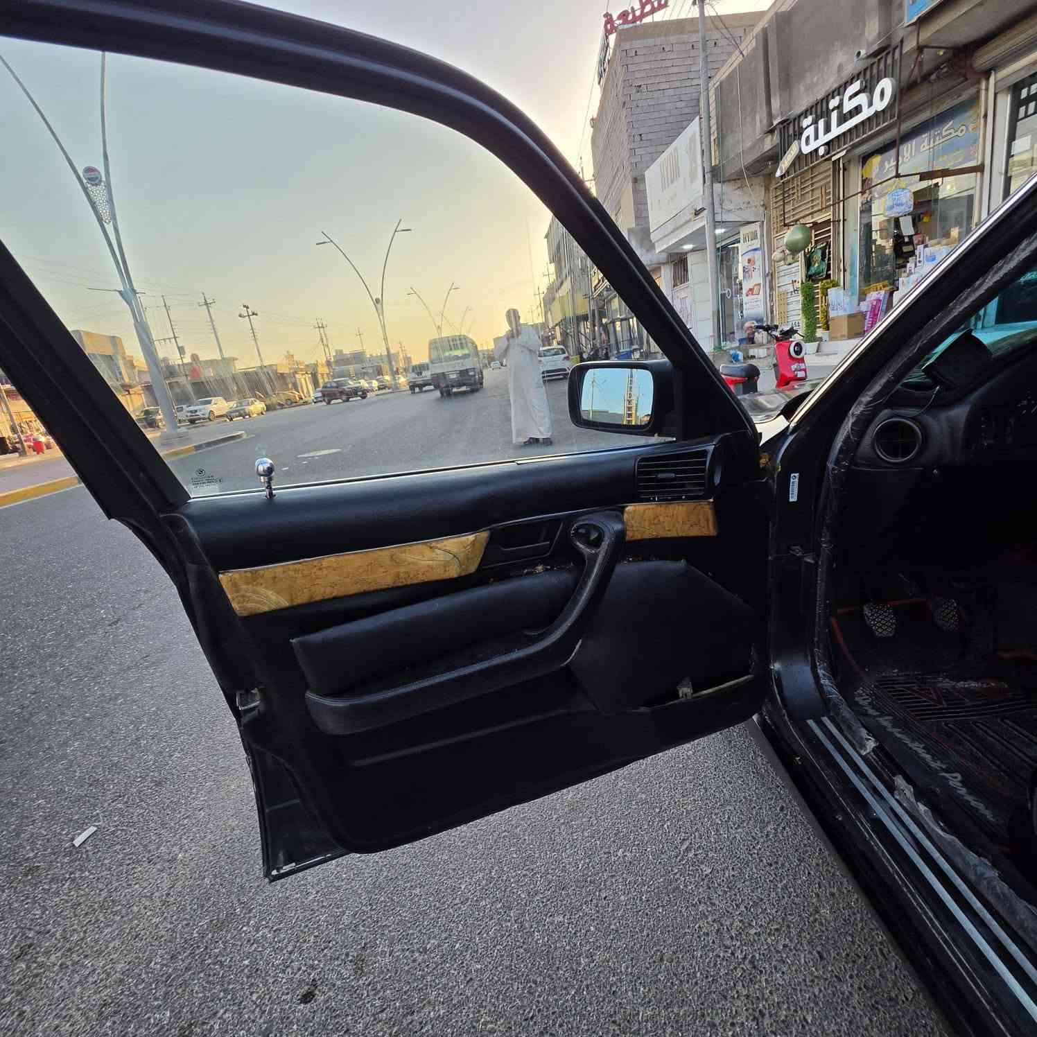 بي ام 525iA  رقم كركوك مشروع وطني 
وراعيها يريد تحويل تتحول وين ما تريد وبي محافضه 
كير عادي  مكينه كير كفاله عليه كير zf  مال صقر مكينه العدله 
تبريد ثلج 
حداده الخلفيه واكسل جدد  
الماميه ٥٠ بل ميه 
تخم تاير جديد 
مكفوله من الضربه ما عده بس هاي بدايت البنيد شويه 
عليها ادامه كامله المكينه 
نضافت غرفتها ٩٠ بلميه 

الضافات العليه 
الد احمر 
عين بلايت متغيره بهواي  اشكال 
نشره داخليه متغيره على تلفون  بل بطاين ودشبول والرضيه 
تضليل بنرايز الجامه الماميه  
وبعد بيها هواي سوالف تجي وتشوف بعينك 
سعر ٥٠ وبي مجال بسيط 
*********** تصال /وتساب مفتوح 
والي تعجبه عيونه اله الزبير, البصرة

