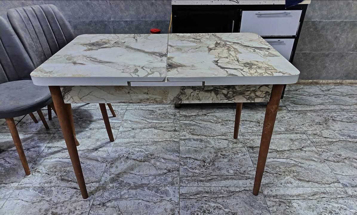 ميز يتكبر ويتصغر وياه ٤ كراسي للبيع
نظافة الكراسي ١٠٠٪
الميز بي ضربة بسيطة
السعر 130 وبي مجال
للتفاهم تفضلوا خاص 

اذا تردون الميز وحده او الكراسي وحدهن ايضاََ تفضلوا خاص نتفاهم عالسعر

مكاني بغداد الشعب، لا يوجد توصيل


**إذا كنت صاحب هذا الإعلان وتريد حذفه لأي سبب، رجاءا أرسل رسالة إلى الدعم الفني**