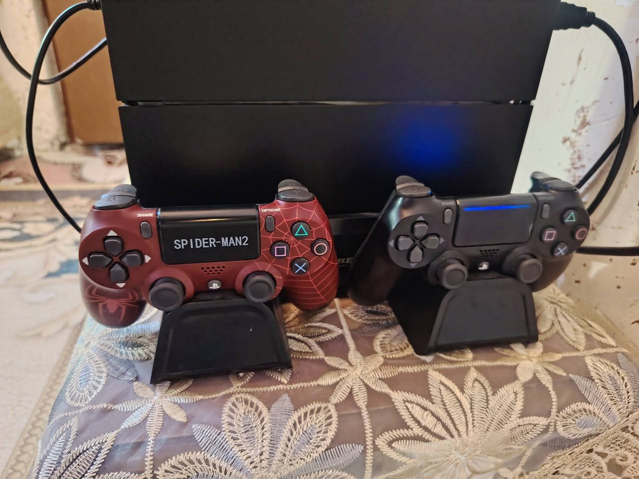 سلام عليكم
ps4 فات مهكر للبيع 
الجهاز نضيف كلش ما داخل صيانة وما مفتوح برغي منه شغال كامل و على الفحص  ريجن ياباني تحديث 9.00
الالعاب موضحة بل صور 
ويا ups maxima 850mv 
وملحقات كاملة وجوستكين وهارد 512 GB وقاعدة تبريد وشحن  
السعر 375 الف وبي مجال بسيط
مكاني كوت و متوفر توصيل 
***********
