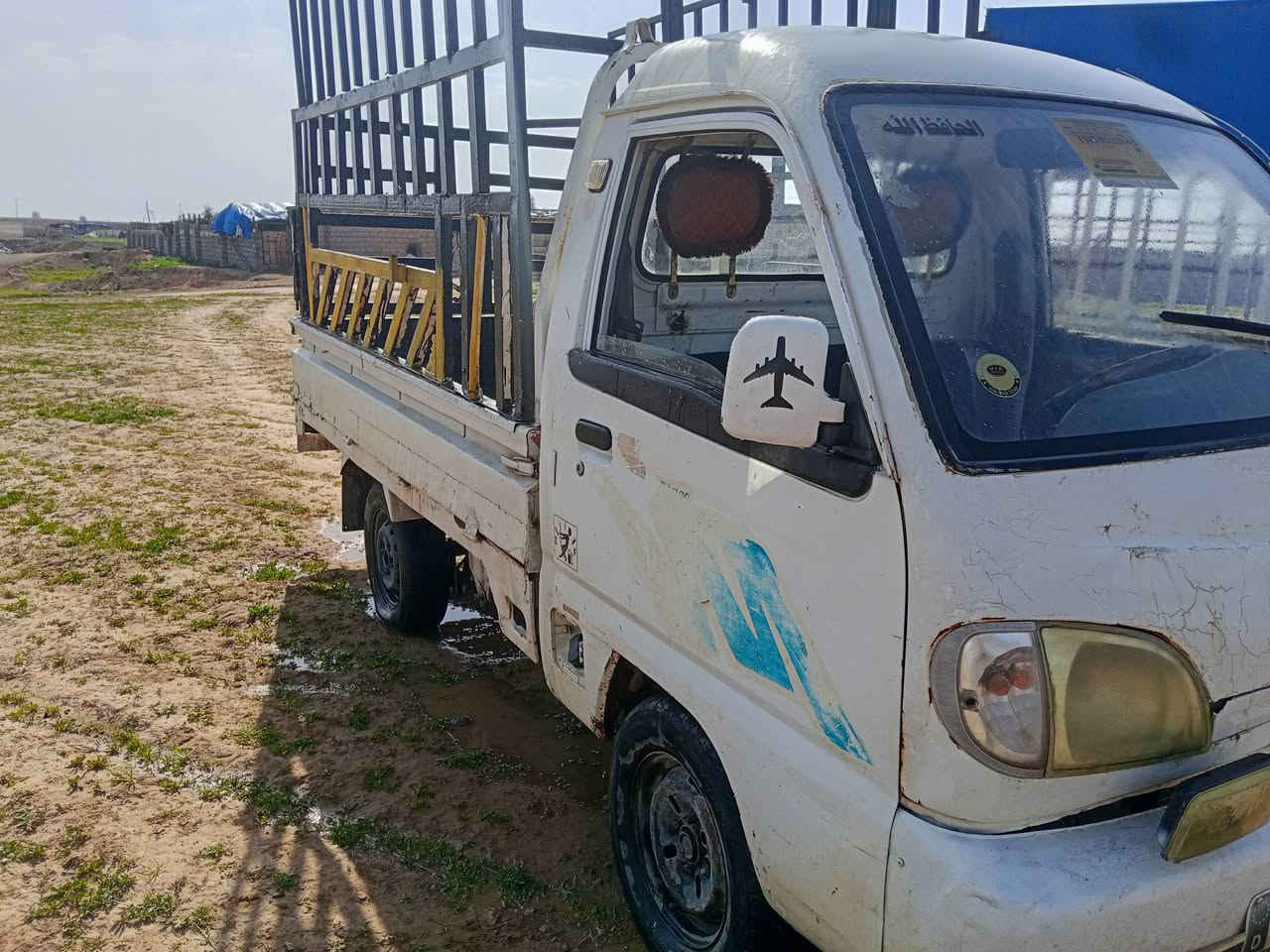 السلام عليكم
كيا فاو منفيس أورواق كامله 
محرك يصرف 
كير اكسن شرط 
كهربائيات شغاله
السعر 12 وبيها مجال قليل 
العنوان قريه شكرا 
رقم الموبايل ***********
ملاحظة ترهم قصاد
