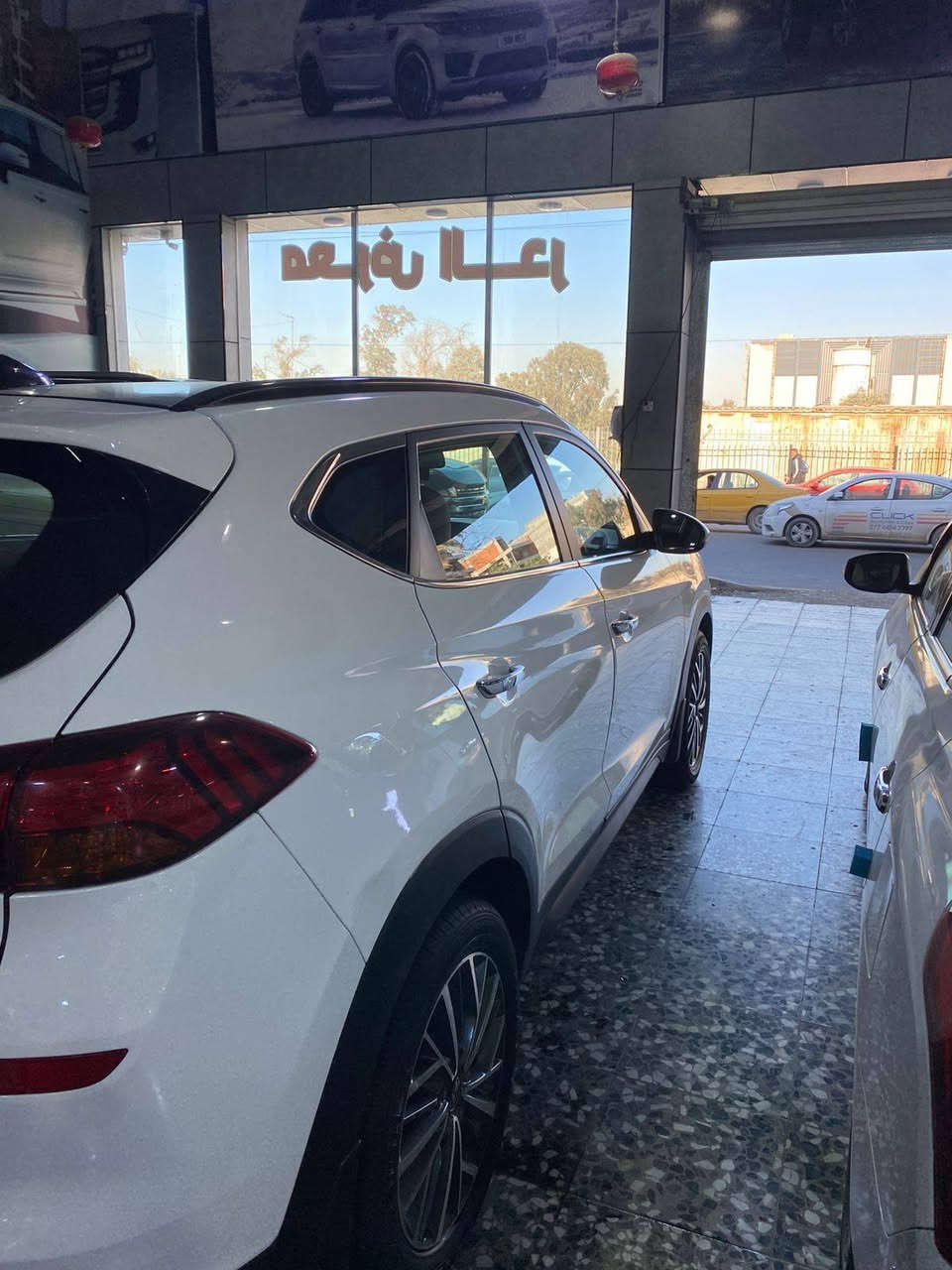 توسان موديل ٢٠٢٠ خليجي فول مواصفات بغداد ماشيه ٩٠بيه صبغ بنيد اثر شخوط  باقي مكفوله السعر ١٩٥ العنوان بغداد زيونه مقابل ملعب الشعب
***********
