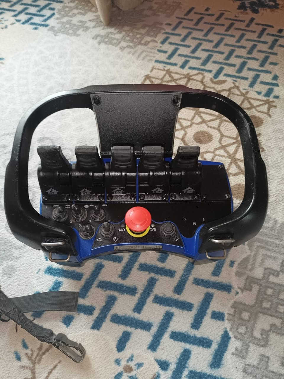 جهاز كرين جديد للبيع السعر 8وراق وبي مجال ***********
