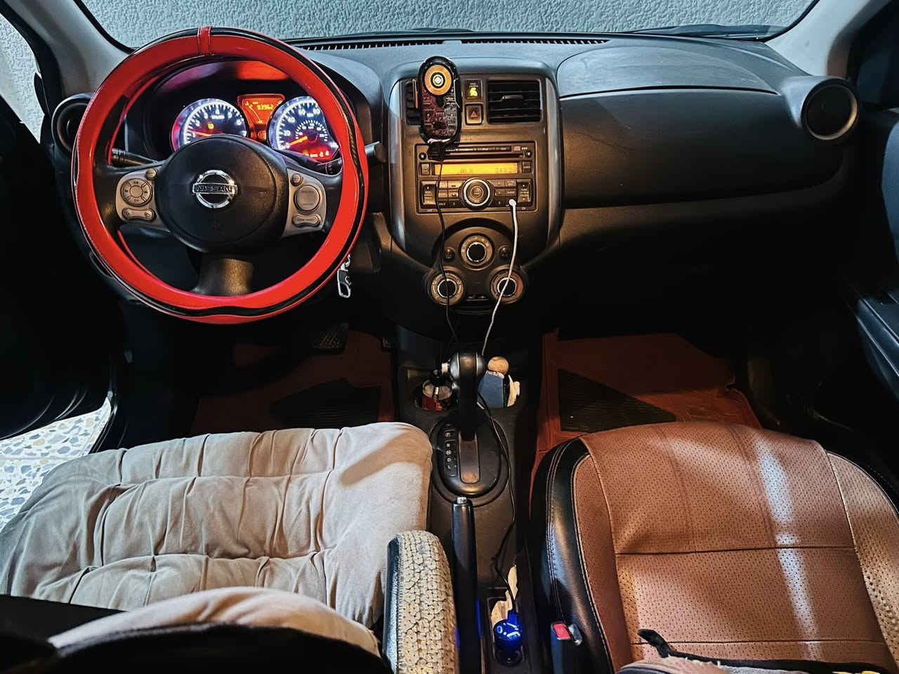 بسم الله الرحمن الرحيم
السلام عليكم ورحمة وبركاته 
نيسان فيرزا أمريكي  2013 

محرك مكفول 
گير اوتماتيك مكفول  مبدل دهن گير 
تحكم استيرن. تدفئة تبريد   النيسان معروف بالتبريد 
(..حادثها مصبوغة صفحة السايق والجنطة..)
واضحة في السونار 
سنوية 2029 
هزة جديدة 
رقم جديد 
وسونار جديد. ومن تشتري هم صعدها سونار 

سيارة جاهزة من كلشي  تفحص بيدك قبل ماتاخذ
***********
موجود واتساب 
فيس
