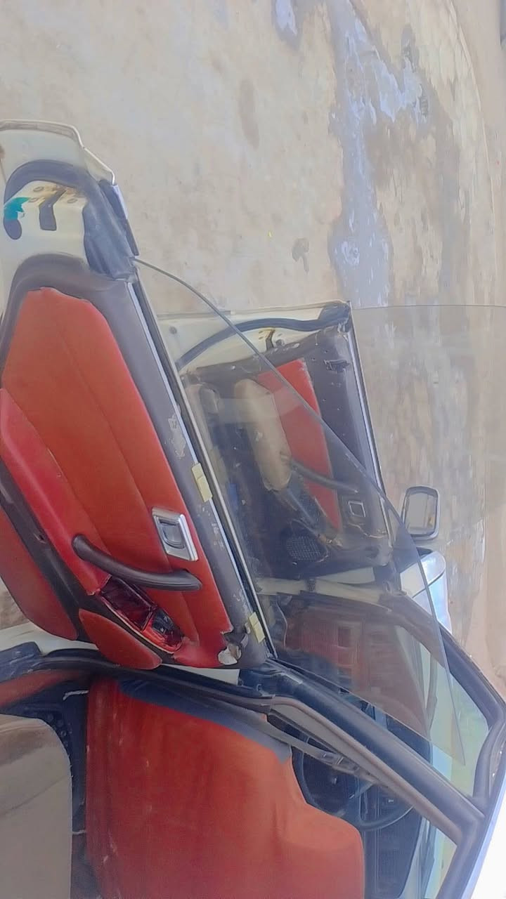 سلام عليكم هارتوب
موديل 1991 مكينه وكير وحداديه واكسن مكفوله كارتون رقم ديالى راعيه موجود وتحولي مباشر مكفوله من الكص ونقل جثه مكان السياره العمارة سعر 29 وبيه مجال قليل 
***********
