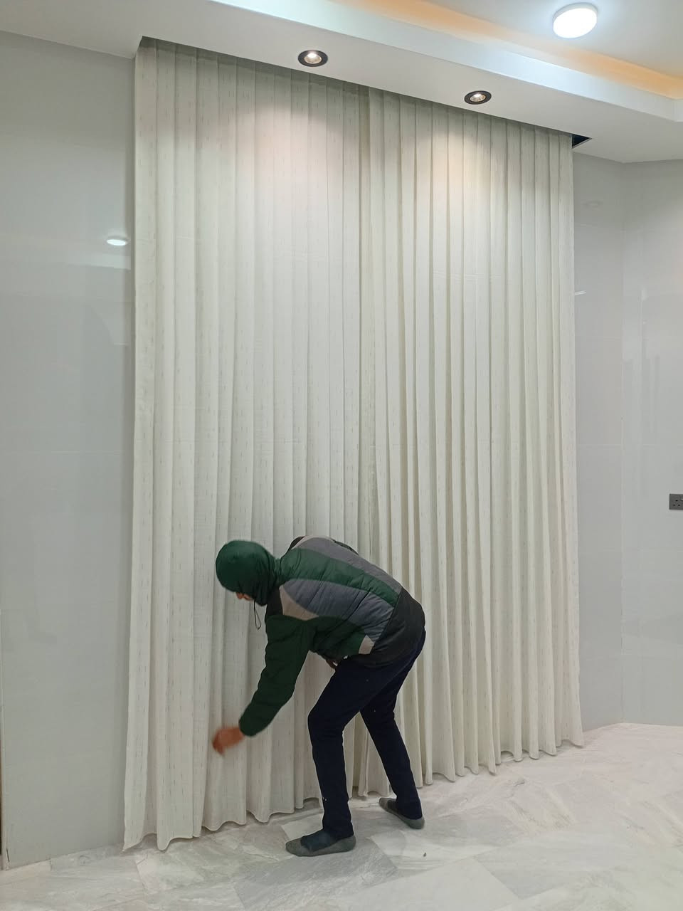 ستائر الفيروز تقدم لكم أروع الستائر حسب الطلب ولقياس الموقع شارع المستوصف يم مجمع عبدو ناحيه الامام رقم الهاتف للأستفسار ***********
