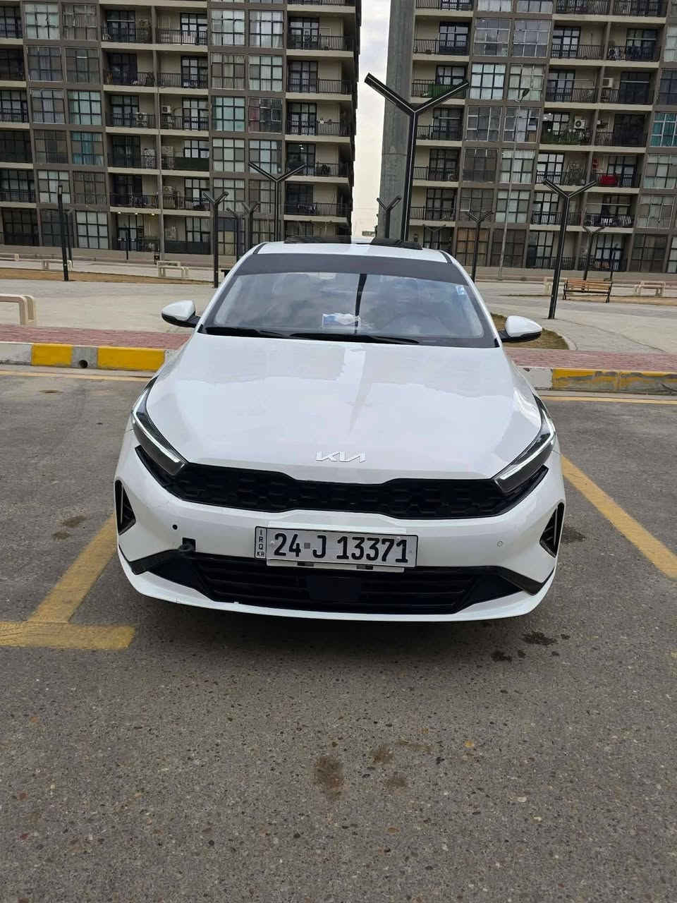 السلام عليكم
كي 3 موديل 24  رقم دهوك بسمي  مكفولة عدا هاي البدعامية ماشرة بالصورة فول مواصفات  فتحة بصمة  وسايد بريك كهرباء اوتو هولد مري شفط كشننات جلد تبريد بيانو شاشة كبيرة 9 انج ماشية 33  
العنوان بغداد الكرخ
السعر 147 وبيه مجال
*********** الاتصال
