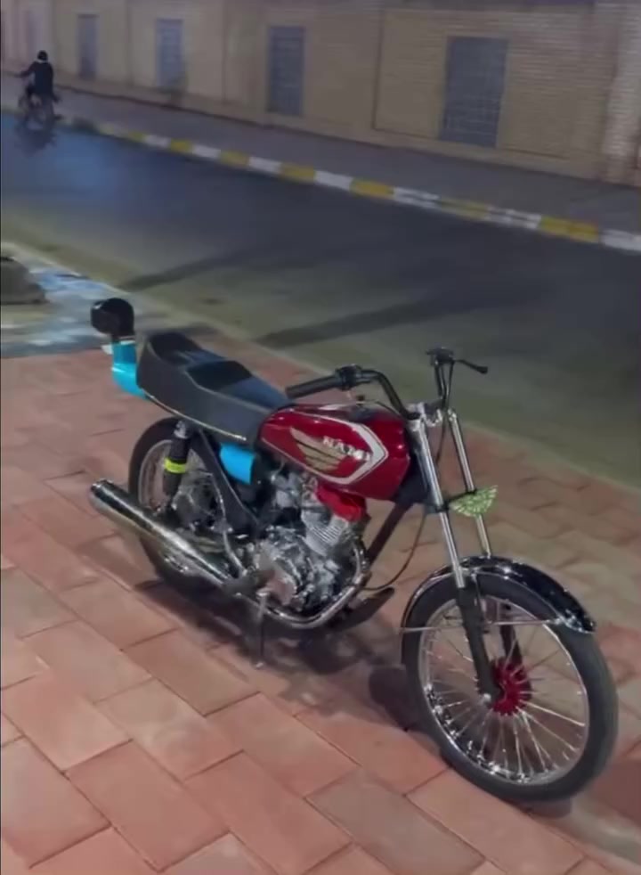 سلام عليكم شباب دراجه شاصي 13اوراق معمر 26 مكينه تيربو مكفوله كفاله عامه المو شراي ليتعبني *********** راعي الدراجه ايوب ماجد❤️
