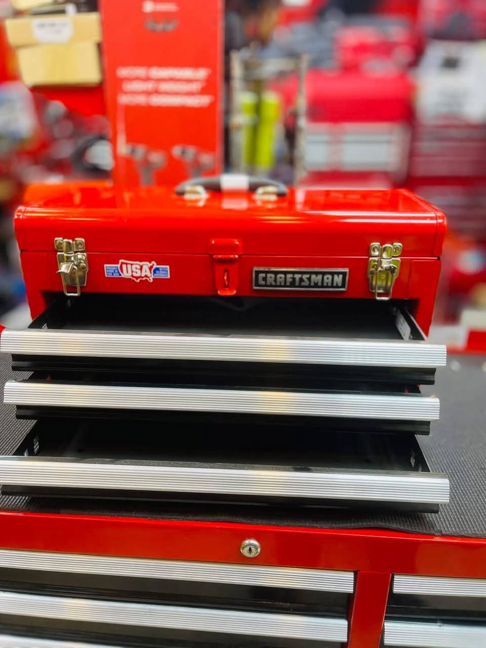 🔹متوفر صندوق كرفتسمان
🔹3 مجرات وبنيد 
🔹صنع امريكي 
🔹فارغ بدون محتويات 
🔹العنوان : بغداد العطيفية 
سعر 150 ألف
🔹للاستفسار او اتصال : 
خاص او على***********
