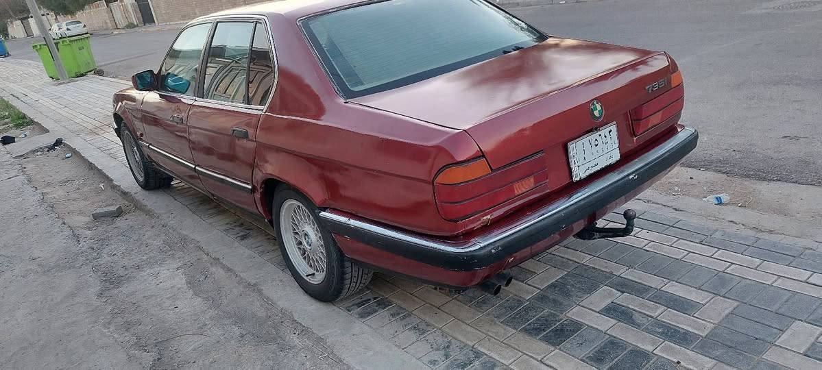 سلام عليكم  730 مديل 90 بجم عريض سلايد طكتين كشنات كهرباء جديد محركات 35 نضيف كير نضيف تبريد يشتغل مصبوغ عام جمالية بيه ضربة جاملغ خلفي أيسر مكاني بغداد سعر 40   ***********
