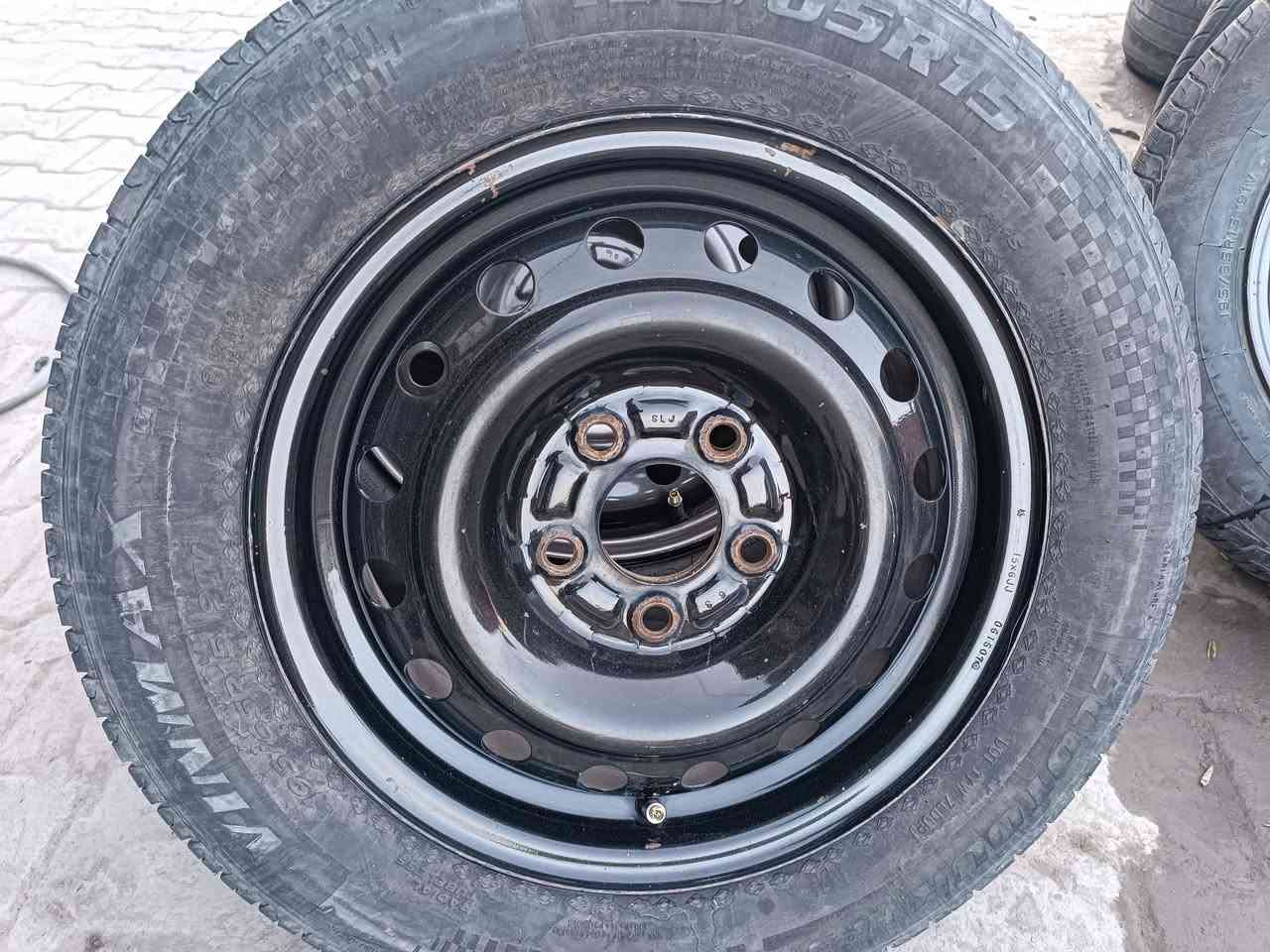 سلام عليكم
ويل حجم 15 مع إطار استعمال قليل تخم 
لون فيلي واسود مصبوغ حراري
سعر تخم 180 الف 
حله حي صناعي


**إذا كنت صاحب هذا الإعلان وتريد حذفه لأي سبب، رجاءا أرسل رسالة إلى الدعم الفني**