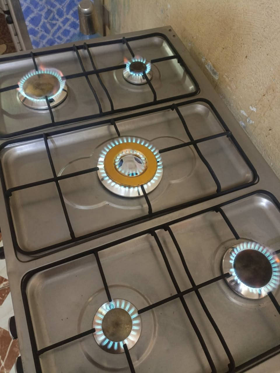 ١/ طباخ فريش مصري باب اول 5 مشاعل نضيف كلش وشغال العيون والفرن شرط الفحص 
٢/غسالة نوعية الحافظ شغالة غسل وتنشيف شرط الفحص 
الاسعار مناسبة اني مكلف بلنشر الاتصال بلرقم واتساب موجود 
***********
