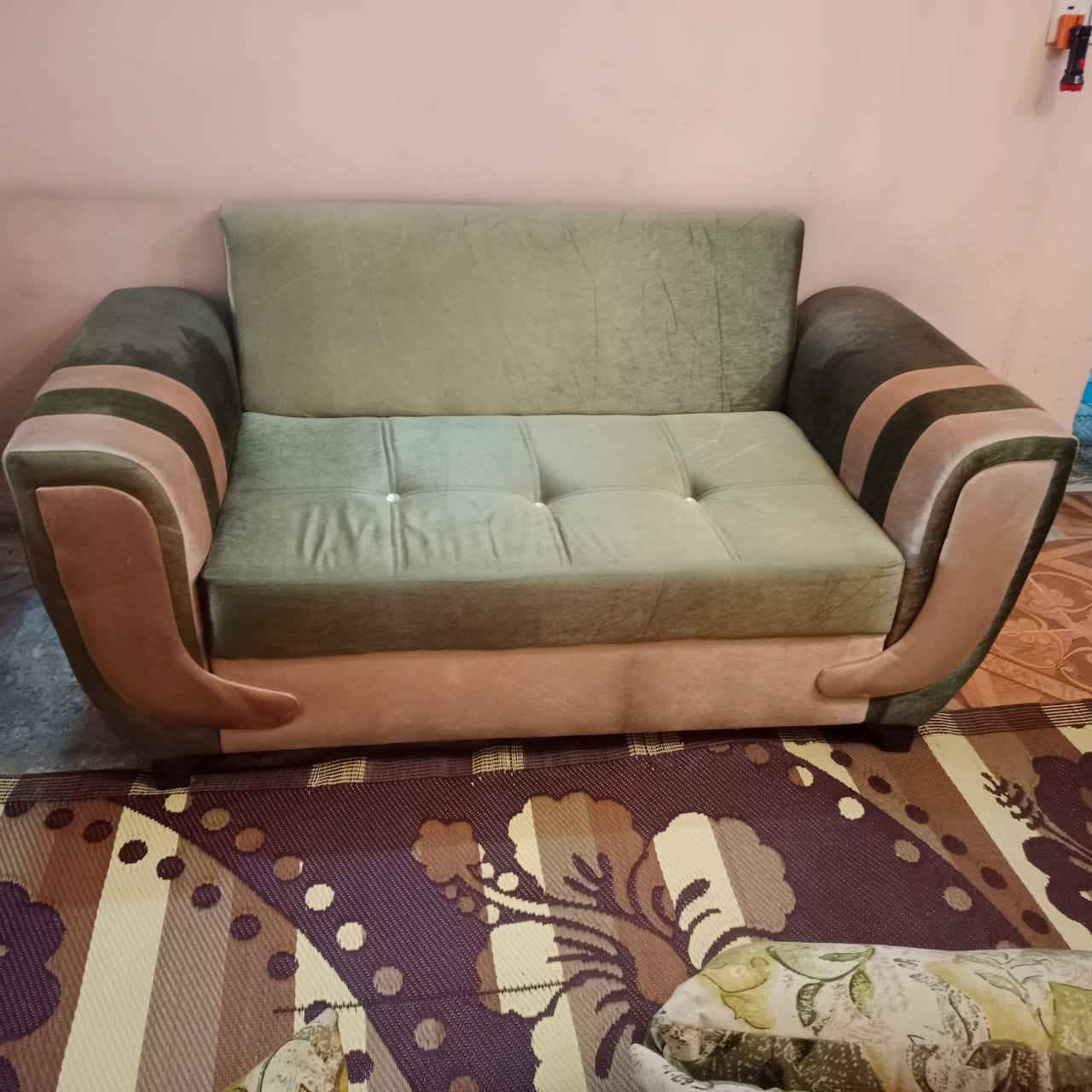 اتصل وتدلل...... تخم جدا نظيف استعمال قليل ..للبيع ....***********
