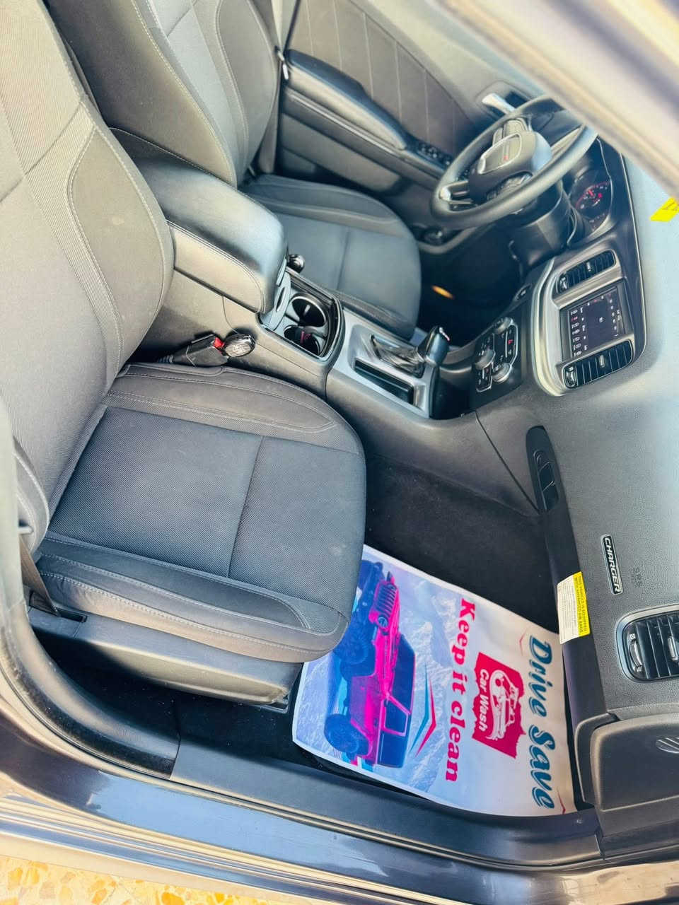 جارجر 2020 sxr مروس او بيع
فول حلوة مواصفات 6 سلندر بصمة 

حدث سياره جملغ وباب الصدر اصليات 
بدون اي دخل ولا ايربك مبيه. سياره جديده 
محرك كير واير بشرط مامفتوح 
سيارة حيل نظيفة كلشي عل بلاد جديد 
سنوية هزة كلشي جديد مدفوع لـ
باسمي السنوية بشرط تحويل وغرامـة
سيارة مابيـها دينار مصرف كامل من كل نواحي

شارع فلسطين /***********
