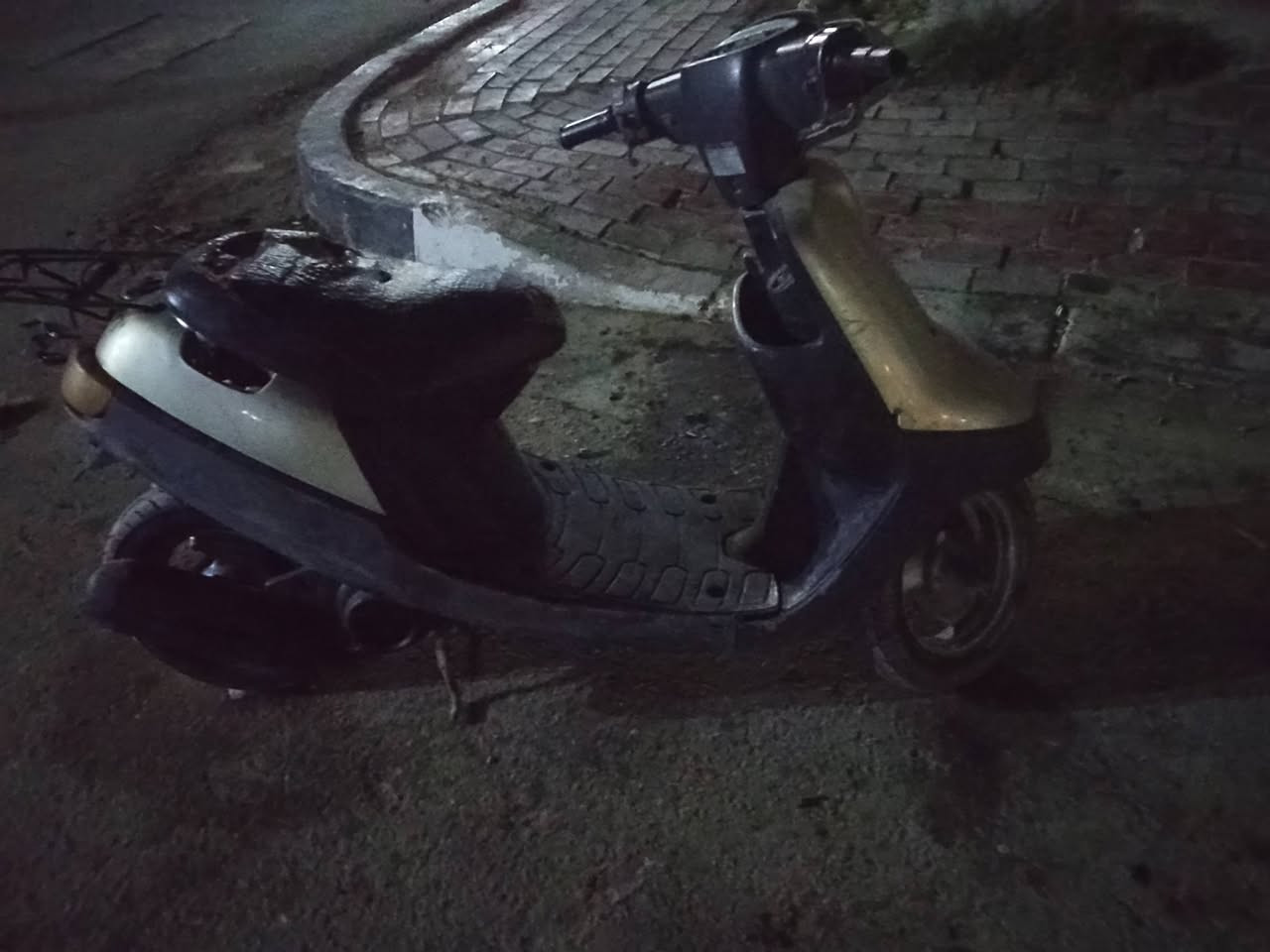 دراجه بطه مديل 2000
دراجه حلوه كهربايات شغاله 
دراجه كاعد امشي بيه فجه طفت بعد مشتغلت 
ابيع كوم حديد تجي اتحمل وتروح 100وبيه مجال حك الجيه
كربلا حي الرساله ***********
