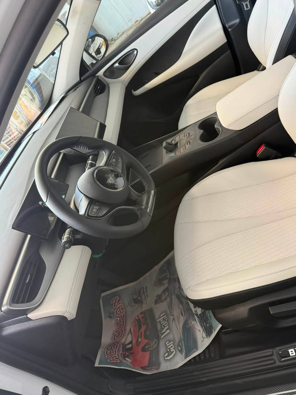 بي واي دي سيل 5
BYD seal 5 
ويل كروم مشيف
داخل جلد ابيض
كفاله عامة
 ماشيه ٢٣ الكلي
السعر ١٩١٠٠ وبي مجال قليل للشراي
***********
