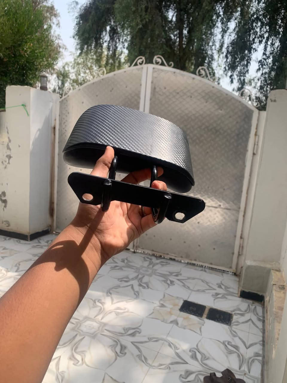 للبيع
درع خلفي 25 وبي مجال 
تجوه خلفيه 15 
***********
