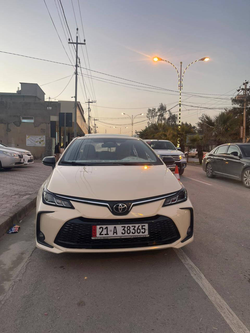 تەکسی کرۆلا 2025هایبرێد 
 تەنها 9 هەزار ڕۆیشتوە بەناوخۆمە بەسفری ڕامکێشاوە هیچی پێوەنیە تەنها دەحامی پێشەوەی شوختێکی بچوکی پێوەیە ئەوەی تر هەمووی بەشەرت.
نرخی 2دەفتەرو کەمێک معامەلە
ڕەقەم و لۆگۆ کراوە تا 2030
***********
شوێن ڕانیە رانية, السليمانية
