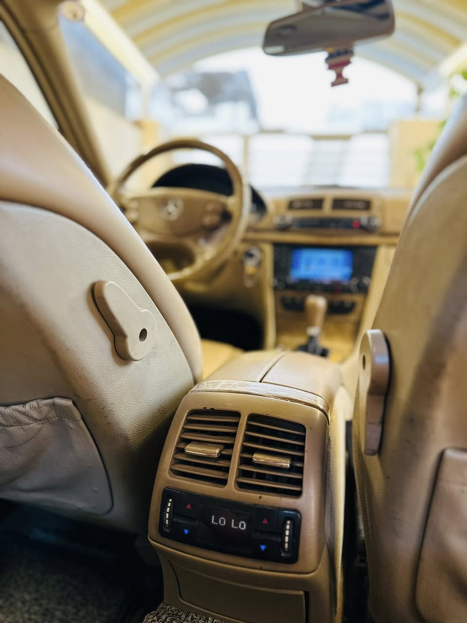 Mercedes-Benz E350 2007
-------------------------------------
#السعر : 134$ وبيه مجال بسيط
‏
#رقم الهاتف : ***********

#رقم السيارة : سليمانية 

#مكان السيارة : واسط/العزيزية 
-------------------------------------
سلام عليكم 
للبيع 
مرسيدس ام عيون W211 موديل 2007 E350 رقم سليمانية  وارد يابان مواصفات فول  افنكارد ماشية 152 الف لون مميز كرزي 
تفاصيل السيارة 
1_ بصمة⁩
2_محرك  +كير  مكفولات ⁦⚔️⁩
3_تبريد 3 قطع خلفي منفصل  ❄️⁩
4_كروز سرعة🔒 
5_ كشنات جلد ⚔️⁩
6_مراية داخلية+جانبة عاكسة ⁦🔍
7_تحكم ستيرن ⁦⚔️⁩
8_ شاشة جبيرة  ⁦🖥️⁩
9_ تلفون 📞
10_تجاوي خلفية كهرباء ⁦⚔️⁩
11_حساسات امامية+خلفية ⁦⚔️⁩
12_ انارة ليلية داخلية⁦⚔️⁩
13 انارة ترحيب💡 خارجية  ⁦⚔️⁩
14_شاشة اعطال💬
15_كشنات كهرباء ذاكرة  ⁦⚔️⁩
16_لايت زنون بلادي 💡
17-بردة كهربائية 
18_ جام ازرق 
19_سستم صوت harmen kardon ⁦⚔️⁩ 
20_ويل 18 تو سايز 
21_هزة وفحص جدد           
22_صدر امامي خلفي جديد ⁦🛠️⁩
23_حساس مطر💦
24_سلايت 
25_سيدي جنجر 
 
-------------------------------------
