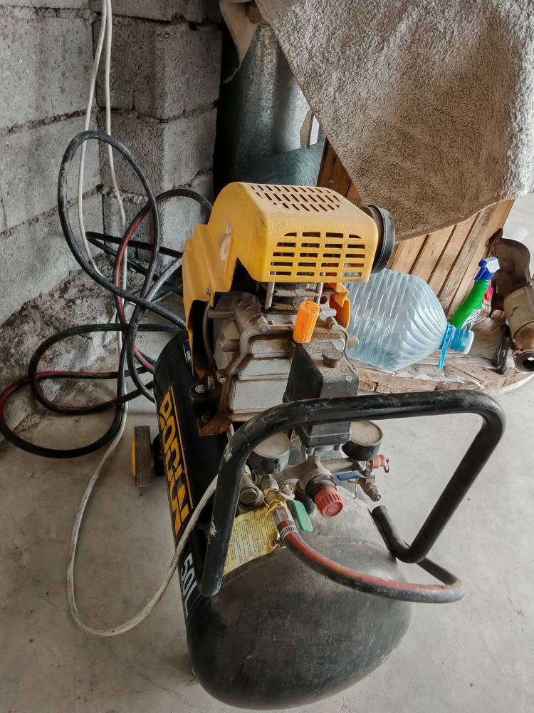 كومبريسةري هةوا ٥٠ لتري بؤ فروشتن
٢٠ مةتر صوندة و ٢٠ مةتر وايةري لةگةلداية
نويية كةم ايشي كردوة
شوين هةولير
رقم موبايل : *********** أربيل, العراق
