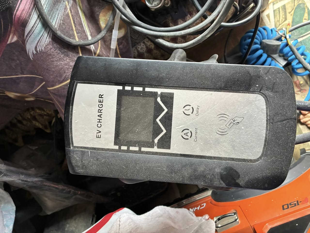 شاحنه 48 مستعمل بدون تصليح بدون فتح اصلي اصلي وشاحن 32 جديد غير مستعمل مدخل اوربي ***********
