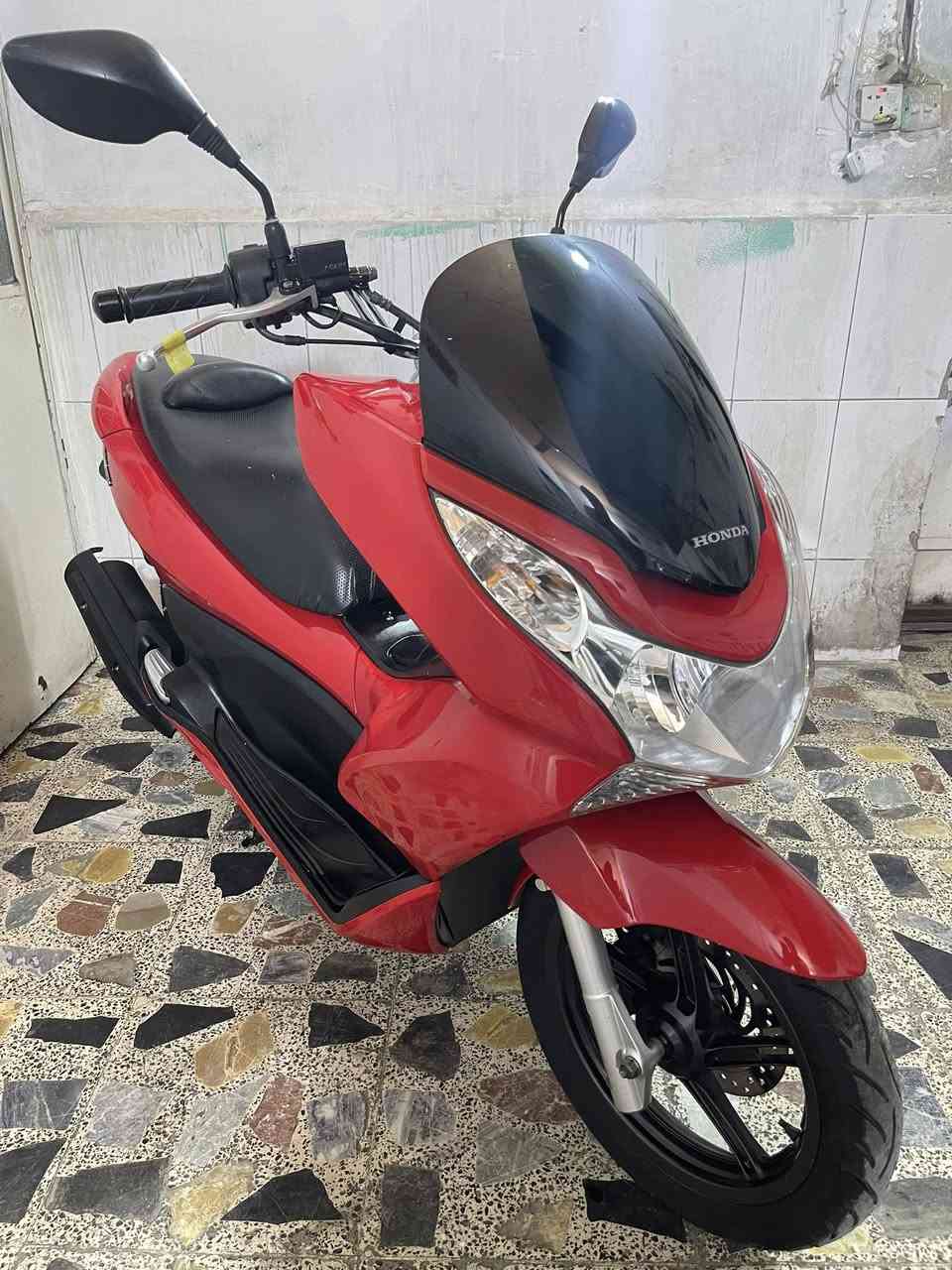 السلام عليكم psx دراجة رمبة كفالة عامة من كلشي يابانية صور مزاد JF مكينة 150ss حساس ازدحام حرف A ماشية 34 دراجة جديدة نضافة 100/100 كفالة عامة الاستفسار واتساب ***********💵✅📞
