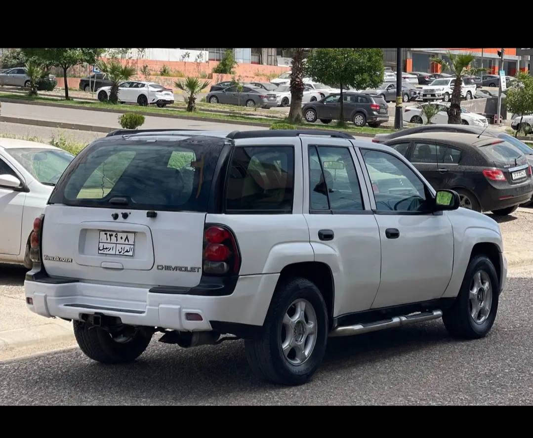 شوفرليت ترابلايز موديل 2004
نضيف جدا 
كهربائية شغاله
القوة 275 حصان
دفع ثنائي (2WD) ودفع رباعي (4WD)
5 راكب 
سيارة عائلية مناسبة جدا
شرط تحويل أو وكالة
مصبوغ عام جمالية 
السعر 68 قابل للتفاوض
***********
