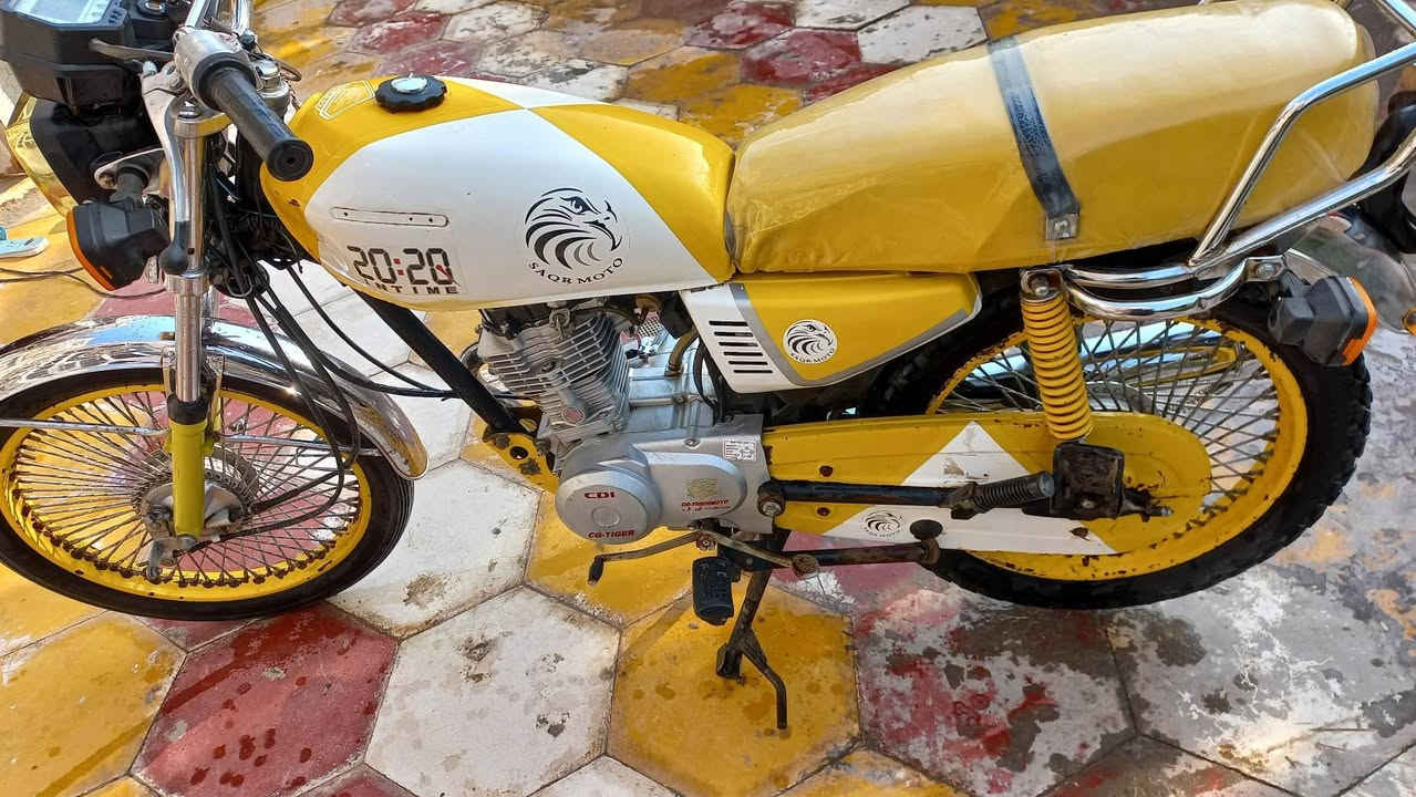 سلام عليكم دراجه تايكر البيع مكفله بل نشر دراجه تايكر موديل 20 مكفله بس هيه كلك 250قفل ***********
