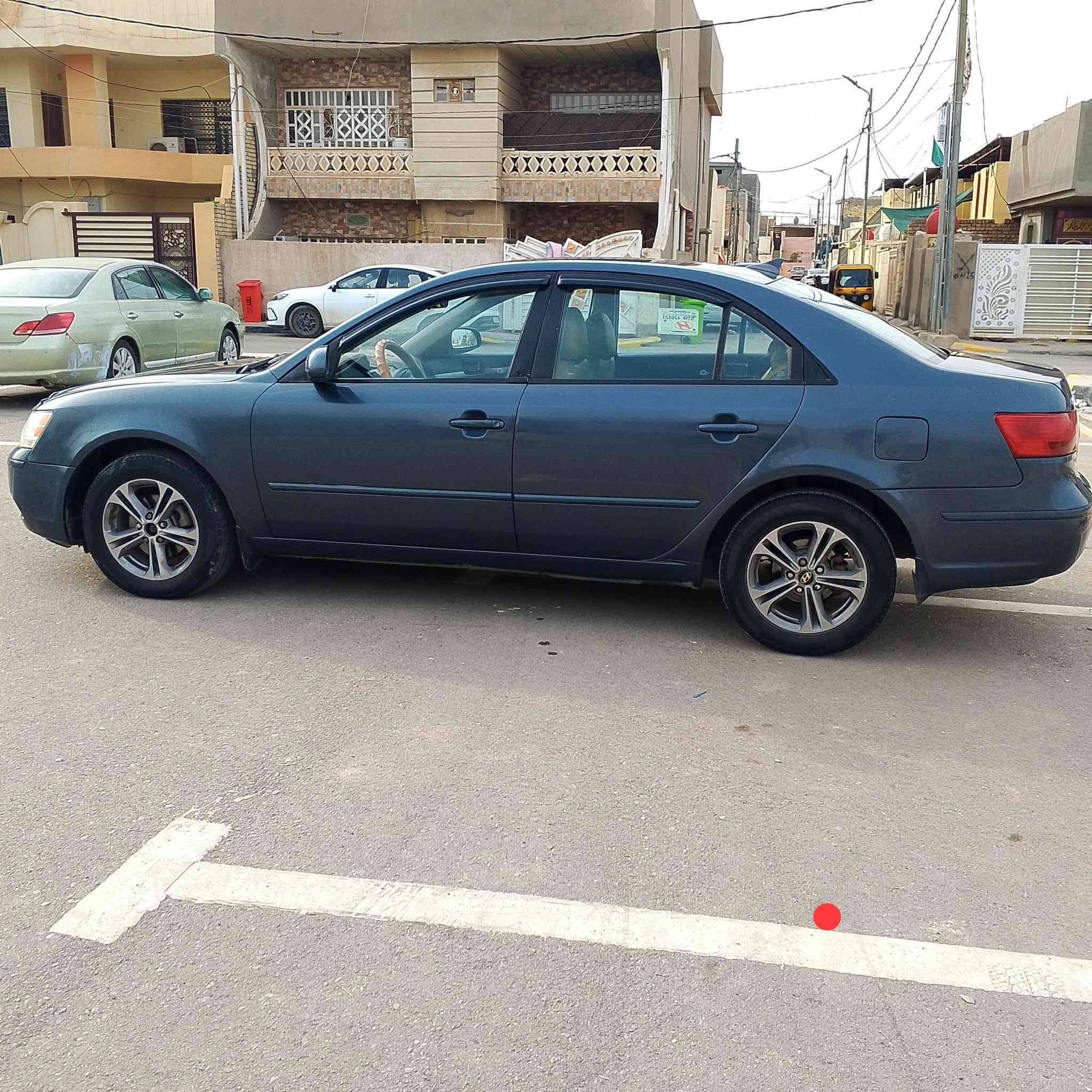 السلام عليكم سوناتا موديل (2009) رقم واسط الدولي باسمنا مجددا سنويه وهزة حجم المكينة (2400) مكينه وكير وتبريد مكفولات غرفه جديدة تخم تاير صدر امامي خلفي مكفولات منظومه صيانه شامله للسيارة وارد امريكي فقط جاملغ خلفي بجم كبس صيغ احزام اثر جراد فقط وعندي الفديو قبل الصبغ فقط مكان السيارة قضاء العزيزيه السعر (105) الاتصال (***********)
