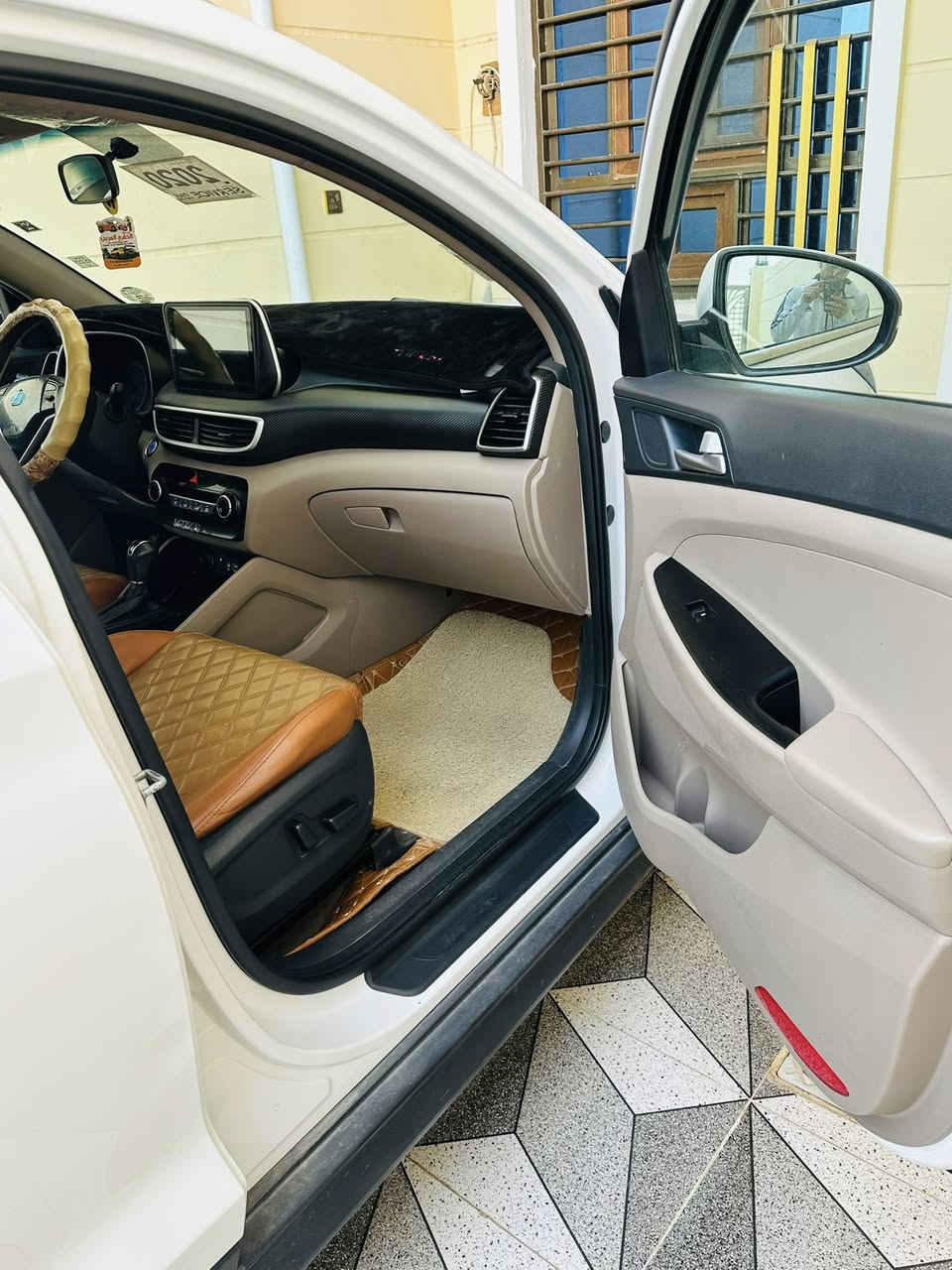 توسان 2020
ماشيه حقيقي 75000
كلها على بلاد برغي مامفتوح... 
 فول مواصفات
باسمي رقم اربيل سنوية 2030
حساسات امامي خلفي 
ليد امامي خلفي
 بالمري ومري شفط
اشارات ترحيب باب ومري
كير 3 انضمه 
تخم تاير جديد.... وسبير مانازل حته عده بلاد
باتري جديد
كير ومكينة كفالة
بصمه 2
سايد بريك برجل 
كامره دواره 
كشنات كهربائيه 2
تبريد قطعتين
سونار موجود 
مكاني صلاح الدين تكريت 
الاستفسار الاتصال على الرقم ‭0782 415 3477‬
