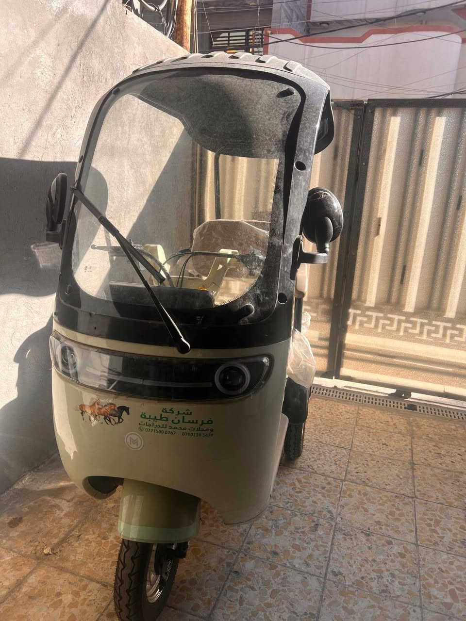 دراجة كهرباء ثلاثية ⚡
جديدة ما مستخدمة بس مرة تجربة.
تنفع لكبار السن وذوي الاحتياجات الحركية البسيطة،
سهلة بالسواقة ومريحة، وتوازنها عالي لأنها ثلاث عجلات.
المواصفات:
كهرباء 100% 
مغلقة من الأمام تحمي من الشمس والهواء
كرسي مريح ويا ظهر
هادئة وسهلة الاستخدام
نظيفة وحالتها ممتازة الاستفسار الاتصال على الرقم ***********
