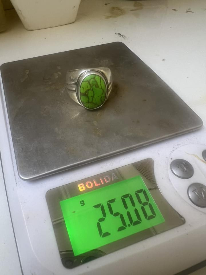 محبس فيروزي تفاحي لبيع 
***********
