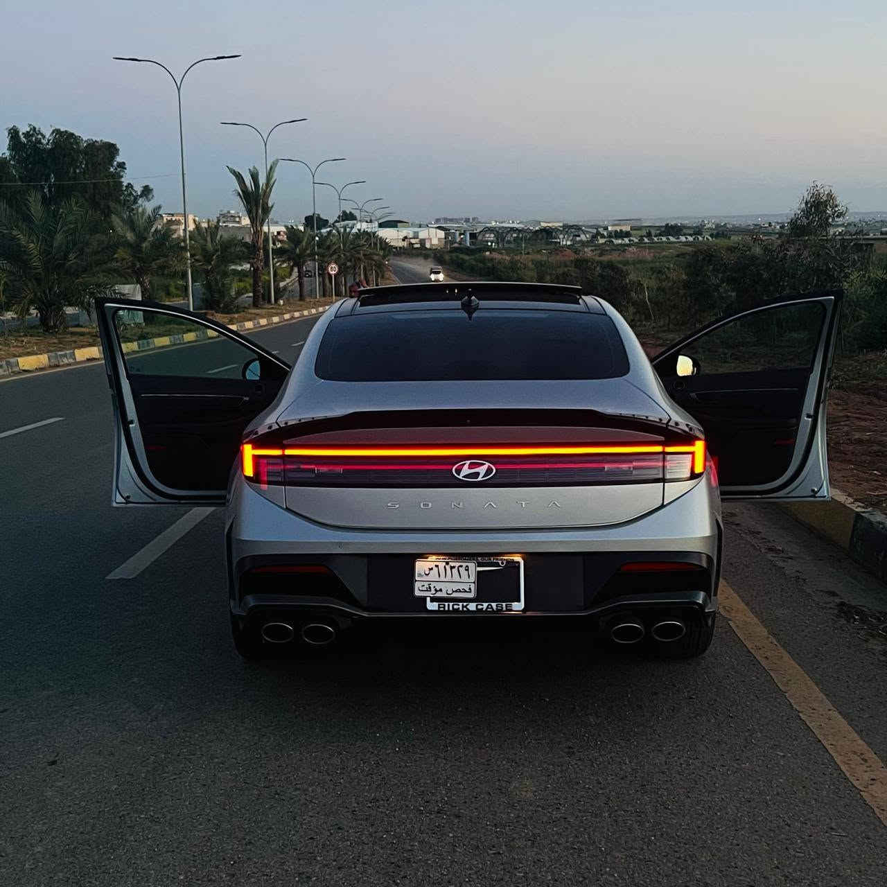 السلام عليكم ورحمة الله وبركاته
Hyundai sonata N line 2025
المحرك :2.5T 290hp
ناقل الحركه : DCT 8 غيارات
الممشى : 8000KM
الضرر : قطعتين جاملغ جهة السائق والدعاميه الاماميه تبديل 
اللون : سلفر مات 
مواد الداخليه : جلد ، شامواه 
السعر : 23,800$ وبيها مجال بسيط
رقم التواصل : ***********
