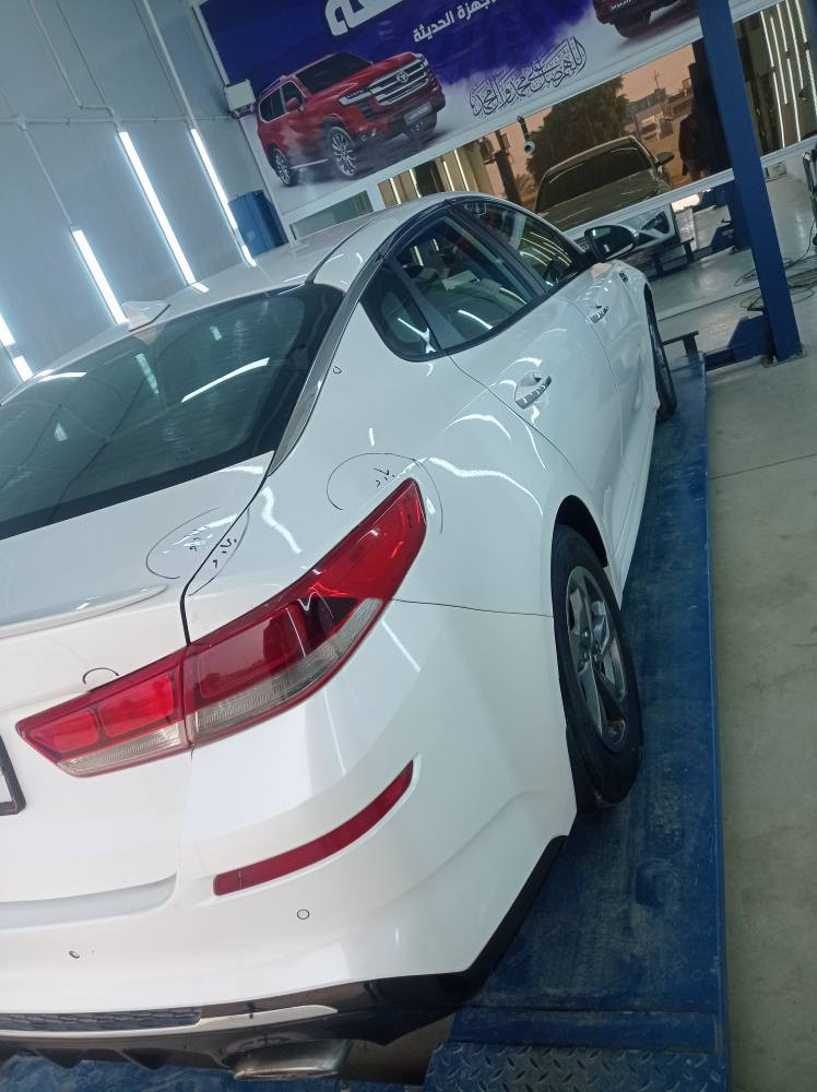 اوبتيما ١٩ جاهزة شاشة كبيره رادار ضربته دعامية خلفيه فقط بالعراق جاملغ ايمن بدون اي دواخل وشويه من البنيد السونار مع الصور رقم بغداد دولي شرط تحويل الي تصير من قسمتة دواخل السيارة اسود  السعر ١٤٠ وبيه مجال بسيط ذي قار قلعة سكر ***********.     *********** الرفاعي, ذي قار
