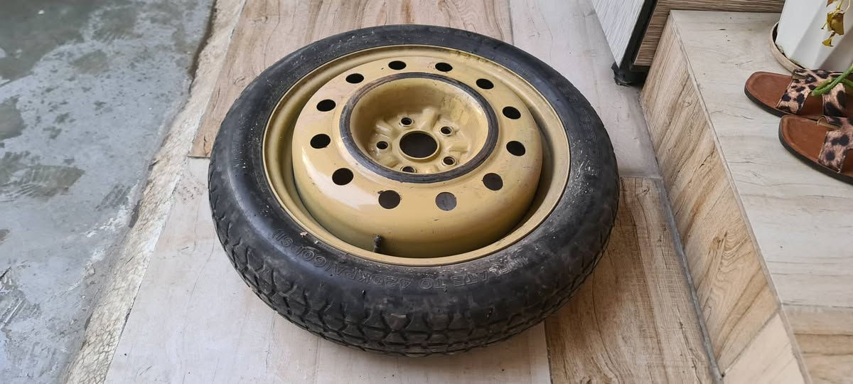 بۆ فرۆشتن خوار بازار
درع ماجێستا و شاهینە 
سبێر لۆک 
تاقم گاعی بەرپێ بێجی نایلۆن تێگیراو 
تاقم گاعی رساسی کامل 
شیش و اشیاکانی ناو سنوقم هە یە 
*********** سلێمانی
