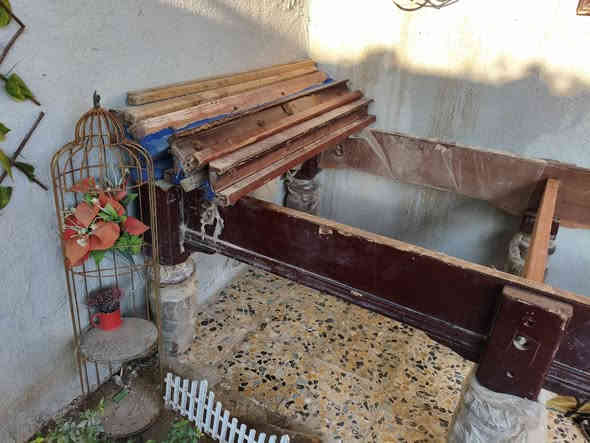 سلام عليكم ميز بليارد بعد جديد مستعمل شيي قليل مستعجل ع بيعته غراضه كامله من كلشيي تجي بس تشيل وتطلع كبل فصخ وكامل بس تشله وتطلع كبل مكاني نجف شارع المطار الجديد السعر 400 وبي مجالل *********** لاتصال
