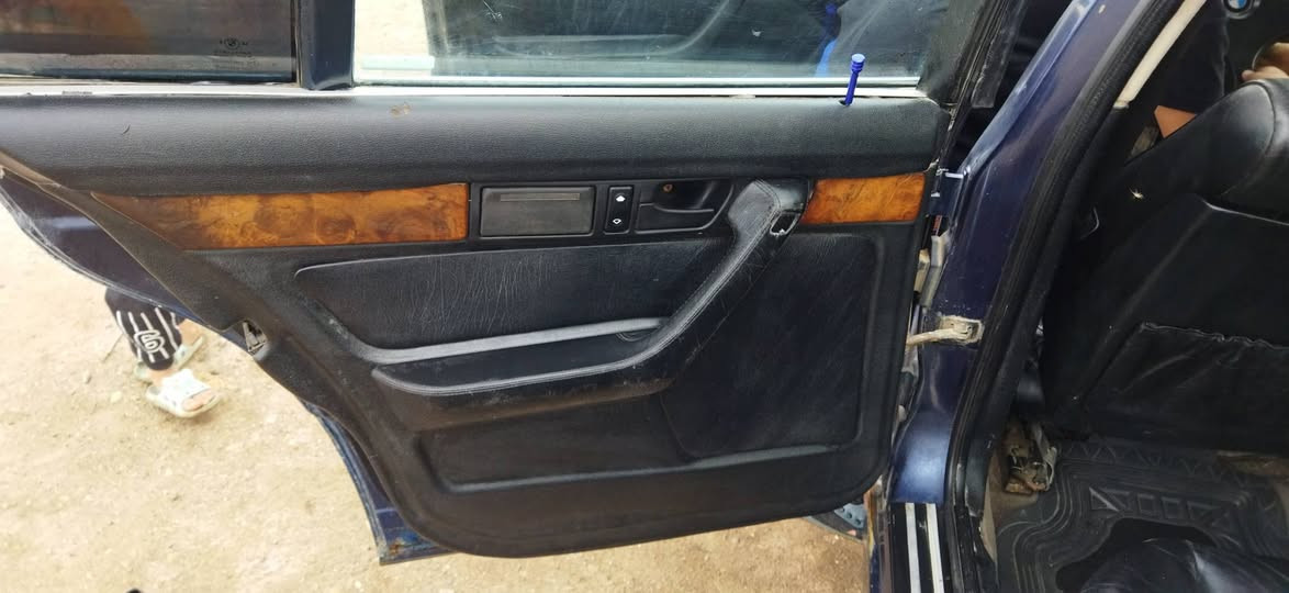 سلام عليكم 525 محوره 3000،VVt
تبريد 
فتحه  
بجم عريض  
رقم بغداد  
سنويه ساقطه  
ب اسم اخوي  
كشنات كهربائية 
تايرات نظيفات  
حداديه خلفيه  جديده  
الاماميه  تعبانه  
دبلات جديدات  
مكاني ذي قار النصر  
سعرها ٣٨وبيه مجال  
السيارة عوزها صبغ  
***********
