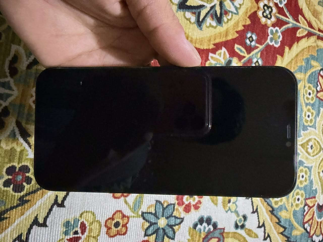 ايفون 12 برو ماكس ذاكره 256 بطاريه 78 الجهاز  نضيف حيل مابي اي شخط  مامبدل بي اي شي  بلتحديث طلعلي الشاشه مبدله اصليه من الشركه السعر 425 الف وبي مجال العنوان بغداد البلديات  رقم الهاتف ***********
