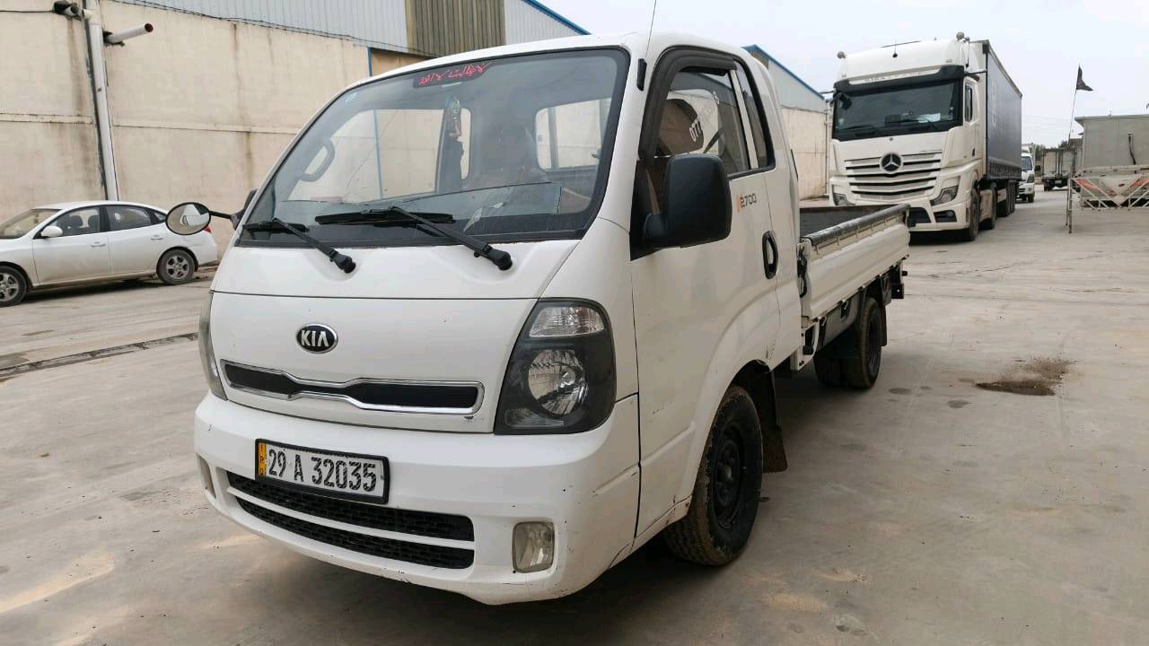 كيه بنكو موديل 2015واسط رقم انكليزي تحويل ثاني يوم السيارة مكفوله شاصي ورقم شاصي مكينه كير كفاله 
