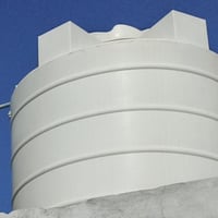 تانكي ٢٠٠٠ لتر ايراني اصلي داخل سمائي السعر ٢٢٥ الف  ٠٧٧١٣٥٦٧٨٥٦