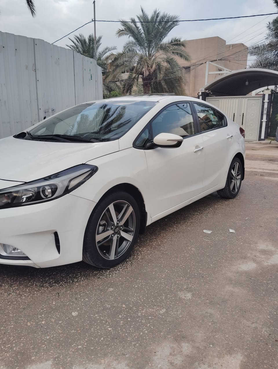 كيا سيراتو خليجي موديل 2017 رقم اربيل انكليزي الجديد تريد وكاله تريد تحويل مضمون 100٪ السياره بيها باب السائق صيغ وبيها بارد مكانين صغار وبيها كم رصعة حالوب مو قويات جاهزه السياره من گير محرك تبريد تدفئه شغال جيد حداديه جيده ماعايزه كلشي وعلى آلفحص  السياره فول عدا البصمه

محرك 2000شرط لا مفتوح ولا بخار 💢 تحكمات صوبين💢
فتحة سقف💢 حساس خلفي وشاشه 💢  
السعر المطلوب ((  138  $ )) بيها مجال للاستفسار الاتصال على الرقم ***********
 مكاني نجف دور الهنديه- ( ترهم مراوس حسب القناعه)
