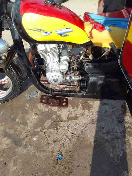 السلام عليكم ستوته للبيع وراق مكفولة مكينه 23 ستوته مالت جناي موديل 20 سعر 1350 شراي بي خير ويدلل    ***********
