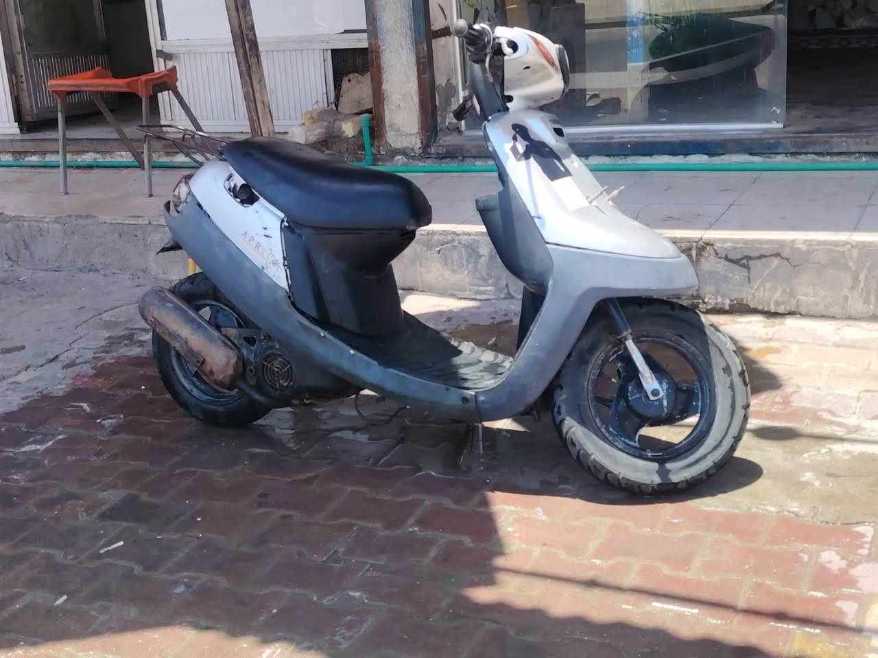 السعر 125
دراجه بطه للبيع دراجه نضيفه على الشرط هندر واحد فقط عوزها ترتيبات بسيطه تواصل ***********
