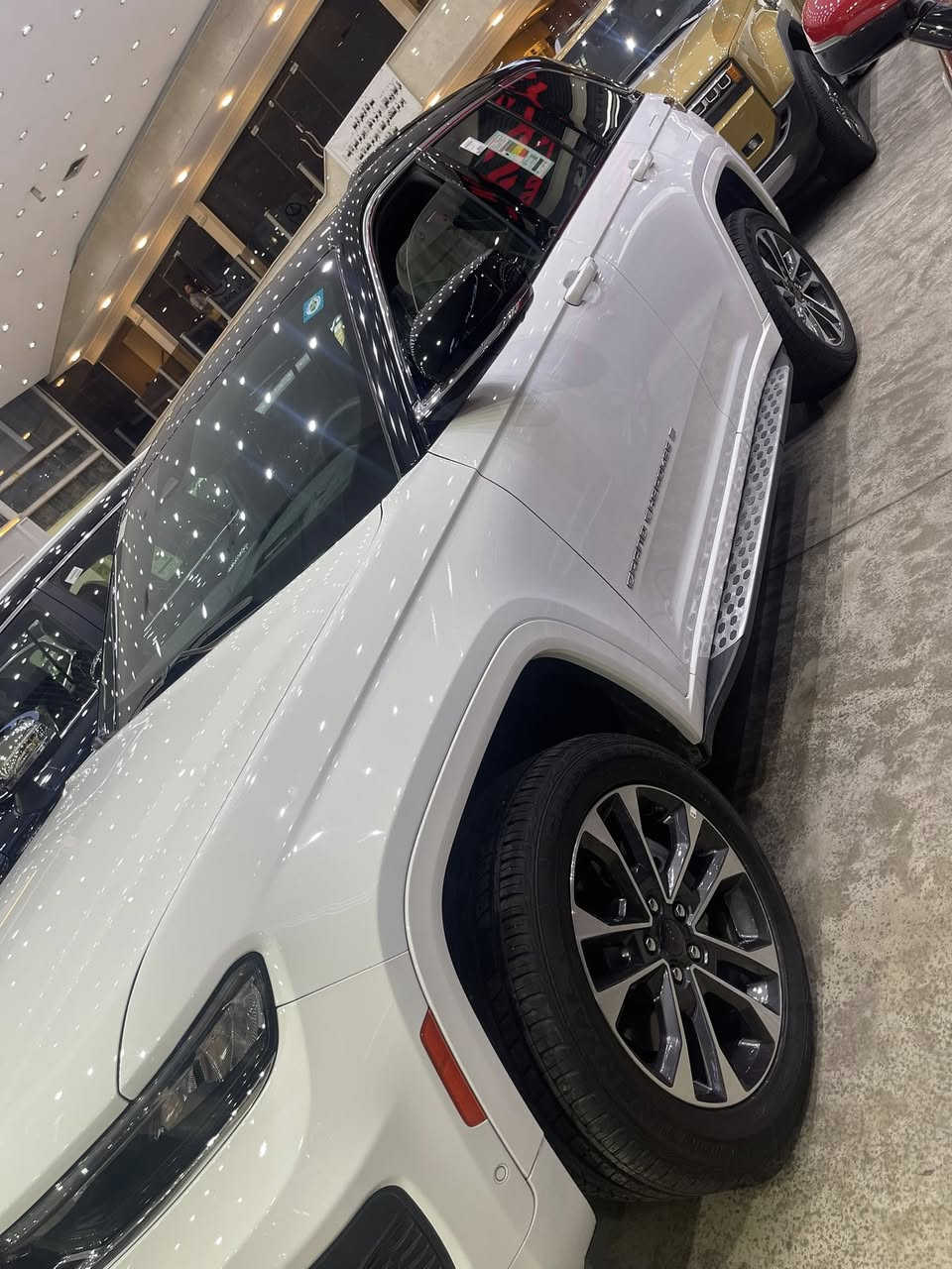 السلام عليكم
جيب أوفر لاند 2024  خليجي مكفوله من ضربه وصبغ 
ضمان لمدة ثلاث سنوات أو 60,000 كم
حجم المحرك V6 3.6L 
مااشيه 5000اخت زيرو
رقم بغداد  بسمي
داتا شوو
مفتاح التشغيل بصمة 
تشغيل عن بعد 
بانوراما
فتح الصندوق كهرباء 
 دفع رباعي 4WD
اريل نفكيتر 
رادار 
مانع تصادم
 تحديد المسار
نظام الرؤية الليلية
مستشعر نوم السائق مع نظام توقف آلي
أوتو بريك
حساسات أمامية
حساسات خلفية 
لايت زينون + LED 
كشافات 
بك لايت LED 
/ جكات 
ويل كب 20
4 دسك
حساسات ضغط الاطارات 
اشارة في المرايا الجانبية 
المرايا قابلة للطي كهرباء 
النقطة العمياء
كير ماوس 
هاند بريك كهرباء 
دشبول شاشة ديجيتال 
شاشة Apple Car play 
كاميرا دوارة 
4 كاميرات
ناره الداخلية LED 
مقود جلد حياكة  
شفتات مقود 
مثبت السرعة Cruise 
المودات والاوامر الصوتية 
شاحن هاتف Wireless 
مخرج منفذ الطاقة 
فحص نظام السيارة 
تتسع المقصورة ل 5 ركاب
المقاعد جلد 
المقاعد الامامية كهرباء 
تدفئة وتبريد المقاعد الأمامية  
ذاكرة وضعيات الجلوس للمقاعد الأمامية
مساج الكراسي الامامية
مثبت مقعد الأطفال ISOFIX 
تبريد شاشة مناخين منفصلين 
قطعتين تبريد 
نظام مانع الانزلاق  
حاملات الأكواب 
تطعيم الدواخل ألمنيوم 
وبعد بيها مواصفات  
العنوان/  بغداد 
☎️***********
