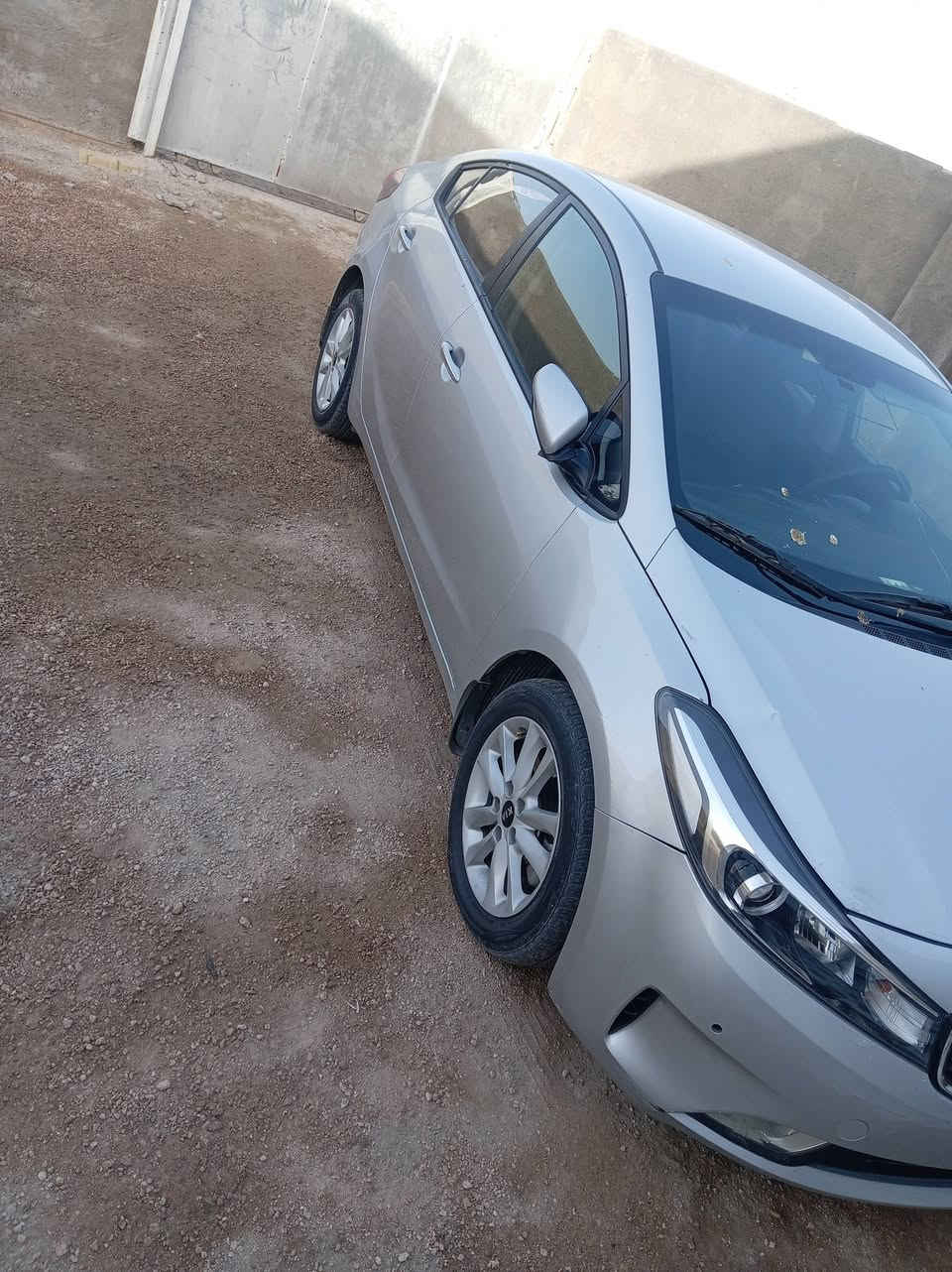 سلام عليكم سيراتو للبيع موديل ١٨  رقم بغداد جديد بسمي سنويه الئ ٣٠ محرك كير جدد السعر ١٢٧وييه مجال للشراي للاستفسار الاتصال على الرقم *********** مكان سماوه

