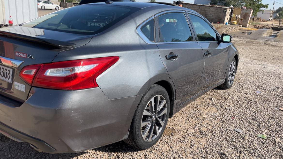 سلام عليكم 
التيما 2017 رقم سليمانية فول مواصفاتSL
 كشن جلد وكهرباء وتدفئة وستيرن تدفئه ورادار جانبي وفتحة سقف
ضرر قطعة وحدة بدون دواخل صدر تايرات محرك كير مكفول بدون ايرباك ماشية 102 الف مايل 
مكاني ديالى - كنعان
 السعر 143 وبيها مجال بسيط
***********
