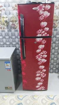 ثلاجه • حجم عائلي • الديوانيه بداية شارع