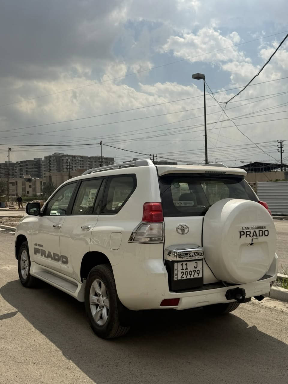 السلام عليكم
برادو 2012 
كويتي دبل تانكي مواصفاته معروفة 
ماشية 220000 الف 
السونر مرفوق مع الصور 
السيارة خير من الله اي نقص مابيه ترايه يخبل 
مكان السيارة بغداد مجمع حي السلام السكني 
***********
*********** 
السعر 27000$ وبيه مجال
