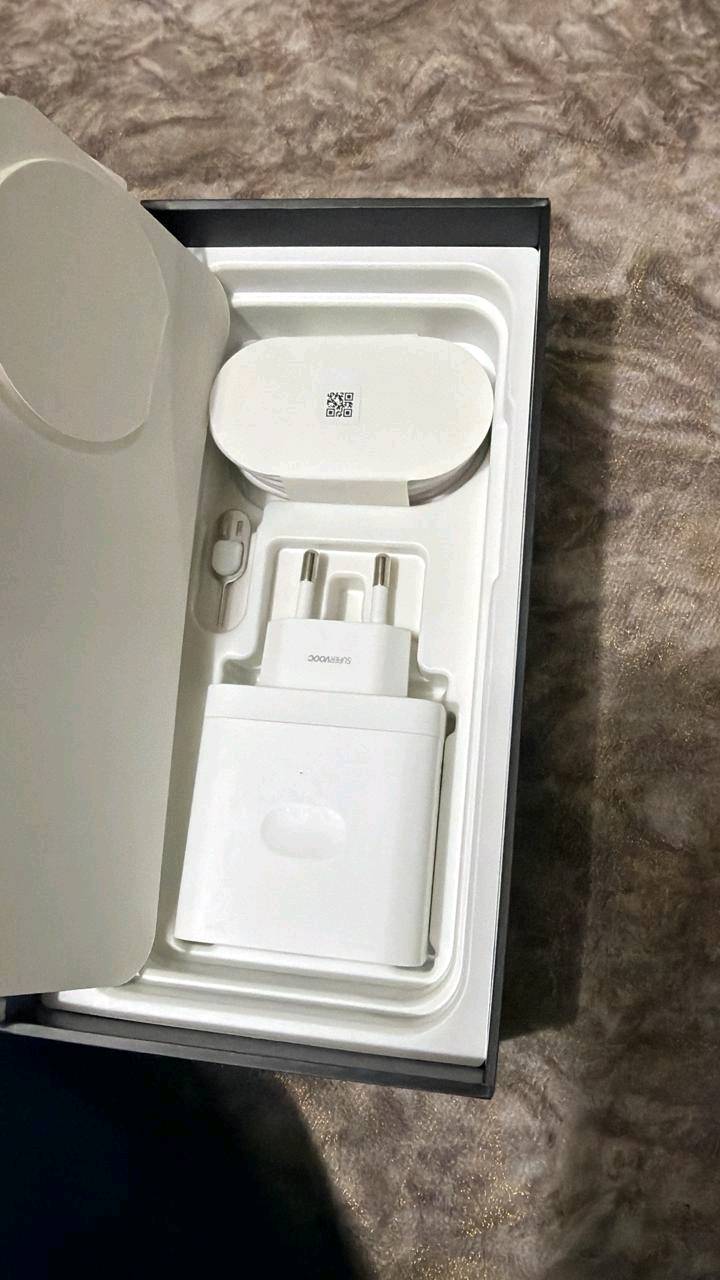 ريلمي realme gt 8 pro نسخة عالمية ذاكرة 512 رام 16 استخدام 3 اسابيع فقط اخو الجديد شرط ملحقاته ممستخدمه للبيع السعر مليون و150 مجال بسيط او مراوس اس 25 الترا عنواني بغداد اي استفسار عالرقم ***********