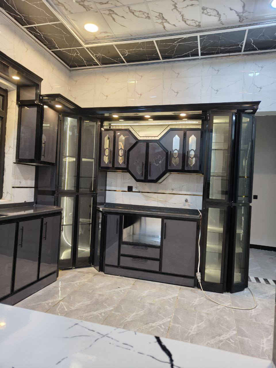 #معمل الثقة أللألمنيوم يتوفر مطابخ التركية مع الديكورات والتصميم حسب طلب الزبون من تصاميم وبأدق التفاصيل يضمن المطبخ التركي صيانه 5 سنوات ويتوفر مطابخ جاهزه مترين وترين ونص وثلاثه أمتار جميع الديكورات متوفره #قناصير وبوفيات ومكاتب الثقة للألمنيوم  زورونة العنوان قياره الجدعه شارع العام
*********** ضياء الاحمد
